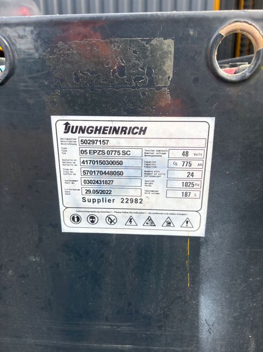 Jungheinrich ETV 214, Wózek boczny reach truck wysoki skład 830 cm - obrazek 8