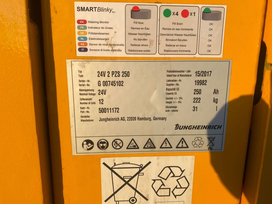 Paleciak Jungheinrich EJE 222 Elektryczny wózek paletowy unoszący 2200 - obrazek 7