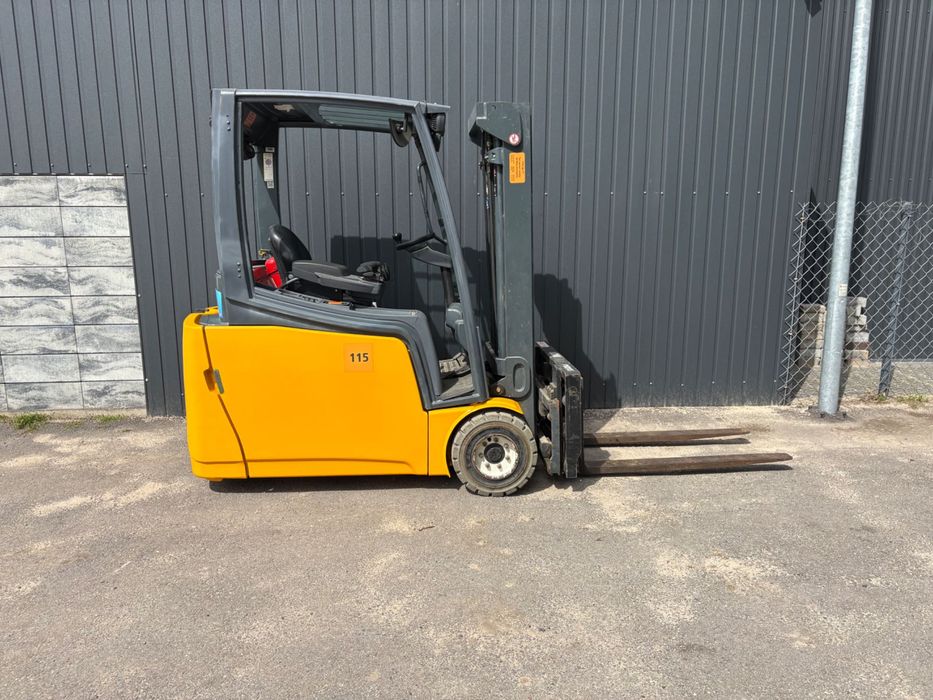 Jungheinrich EFG 220 wózek widłowy elektryczny czołowy 1.85t, 1850 kg 2010r. 48V 750Ah kabina bateria 2023 - obrazek 4